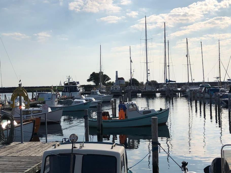 Skont Fiskerhus. Taet Pa By, Havn Og Havet Villa Marstal Bagian luar foto